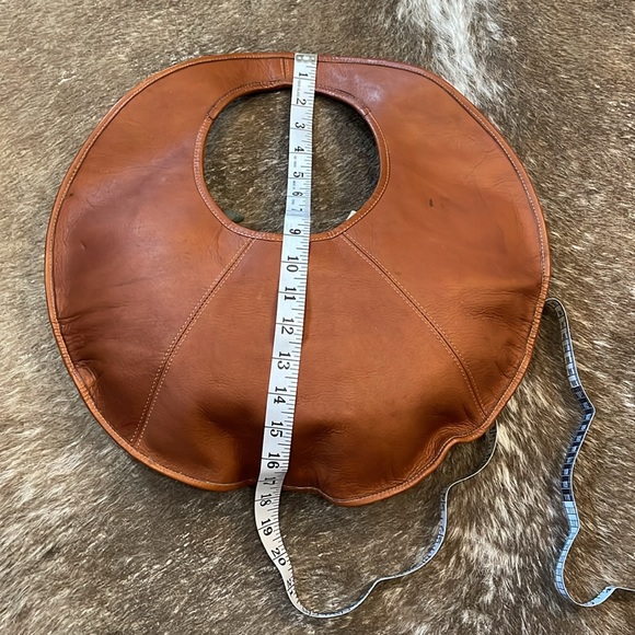 Egg/Moon Purse Leather from Columbia Vintage - Picture 12 of 13